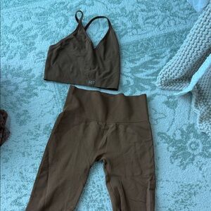 SET Active Brown Leggings and Top Set